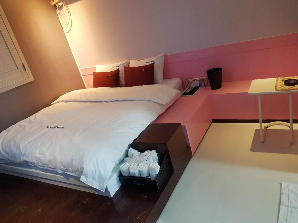 Cloud Nine Hotel Gimhae Exterior foto