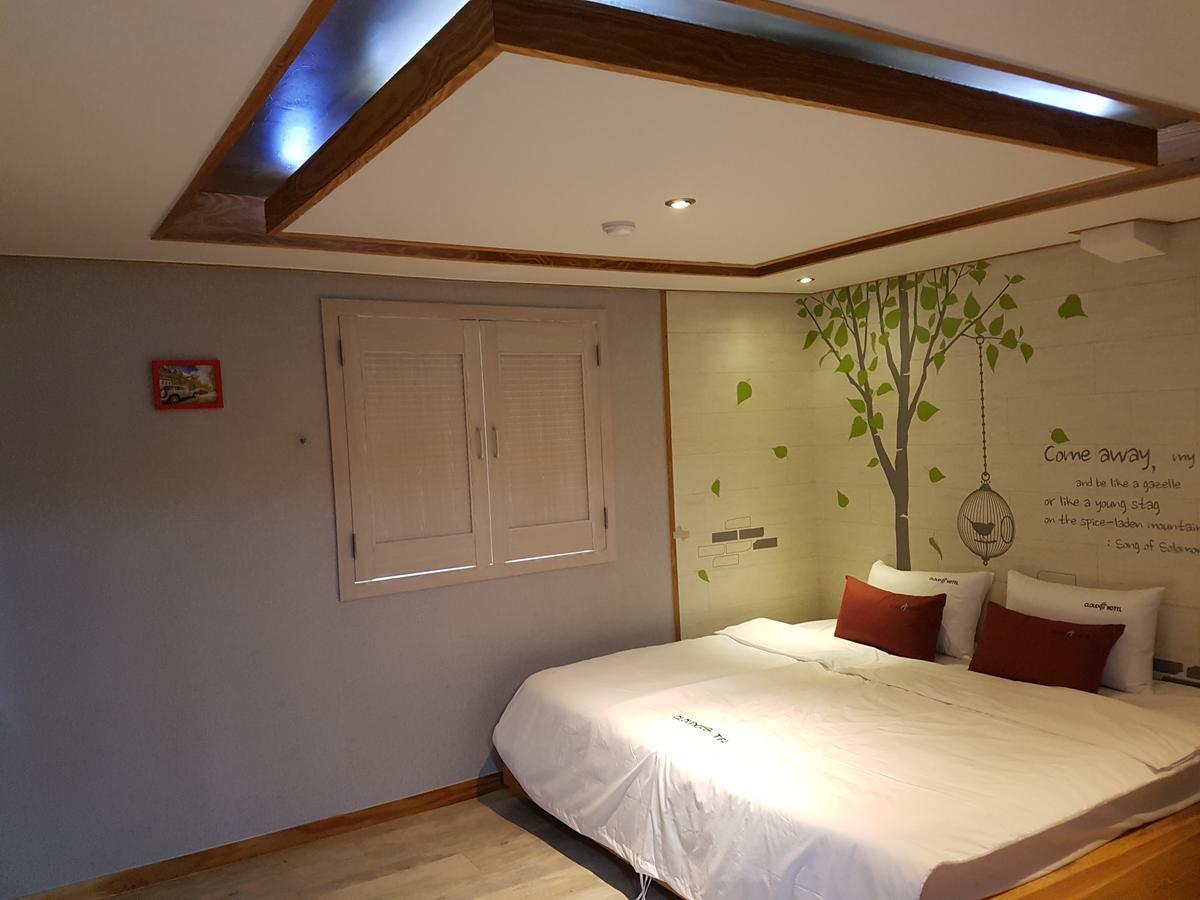 Cloud Nine Hotel Gimhae Zimmer foto