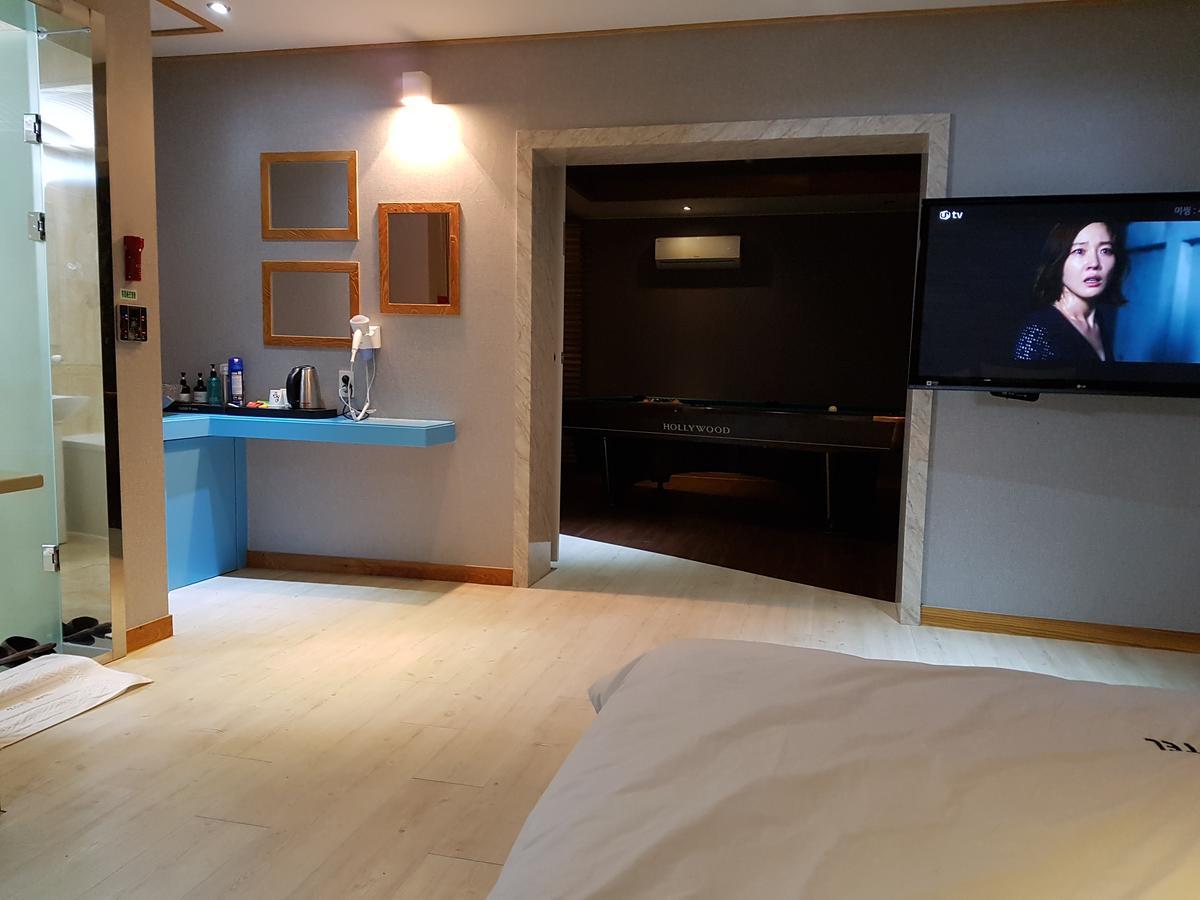 Cloud Nine Hotel Gimhae Zimmer foto