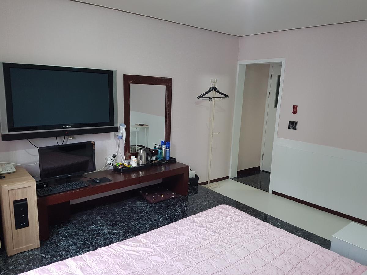 Cloud Nine Hotel Gimhae Zimmer foto