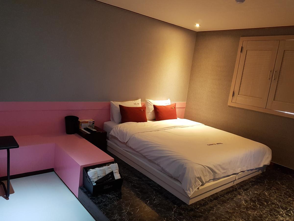 Cloud Nine Hotel Gimhae Zimmer foto